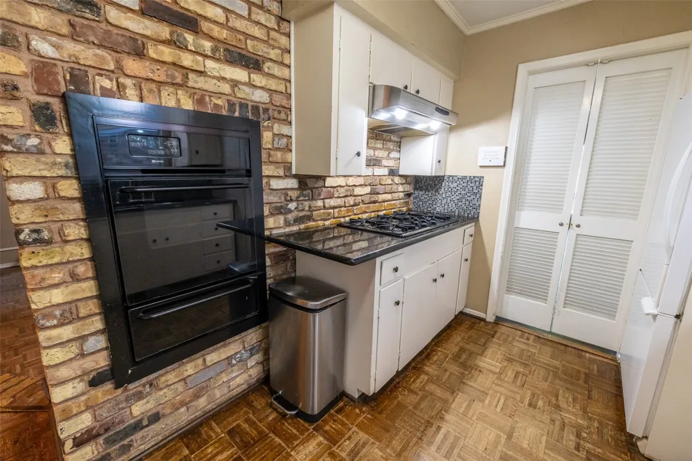 8419 Bocowood Drive Dallas, TX 75228