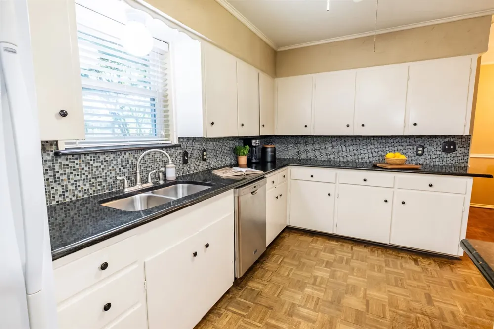 8419 Bocowood Drive Dallas, TX 75228