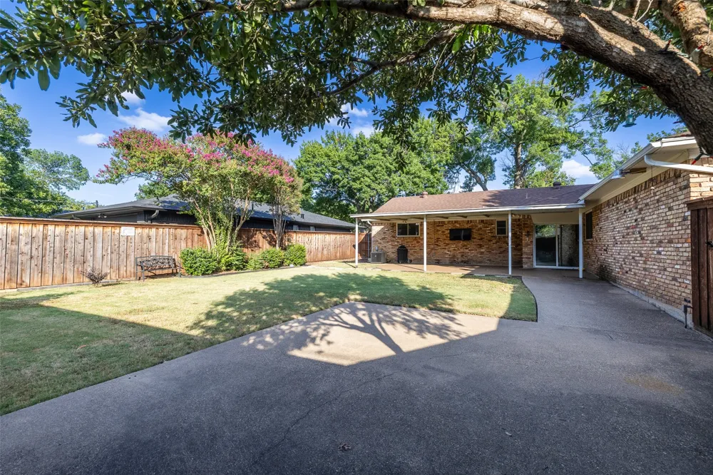 8419 Bocowood Drive Dallas, TX 75228