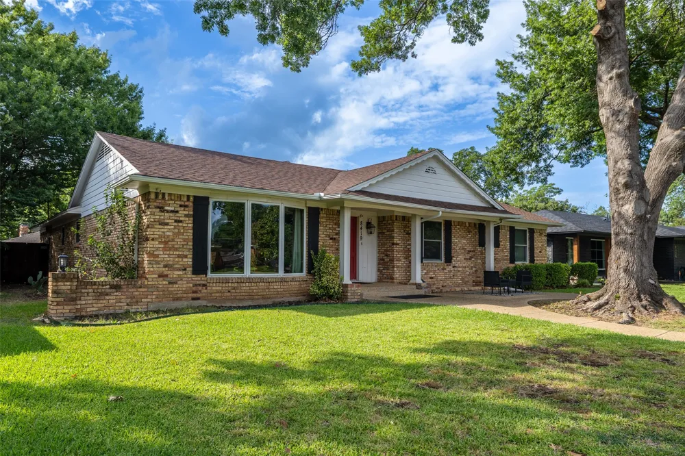8419 Bocowood Drive Dallas, TX 75228