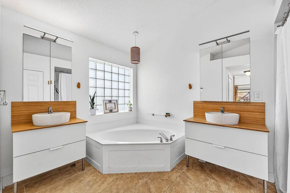 2525 Egret Lake Drive 