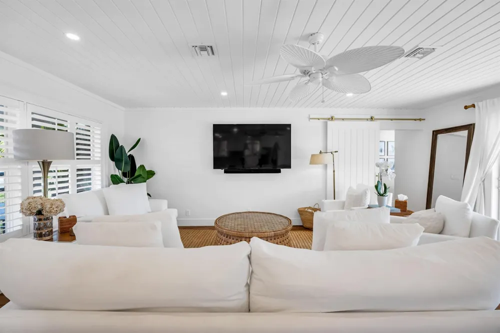 366 ELM AVENUE Tequesta, FL 33469
