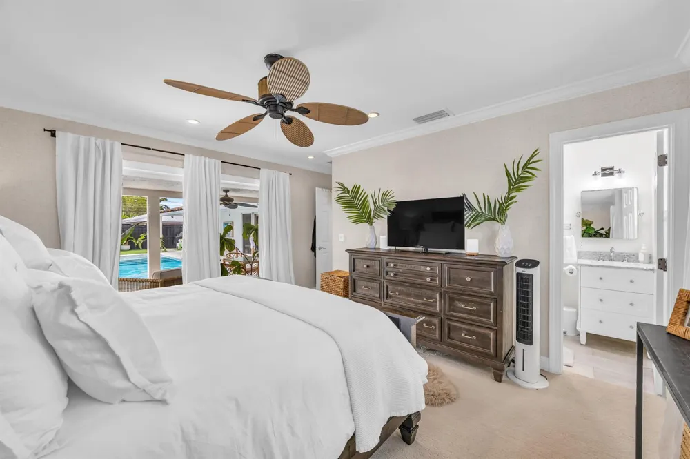 366 ELM AVENUE Tequesta, FL 33469