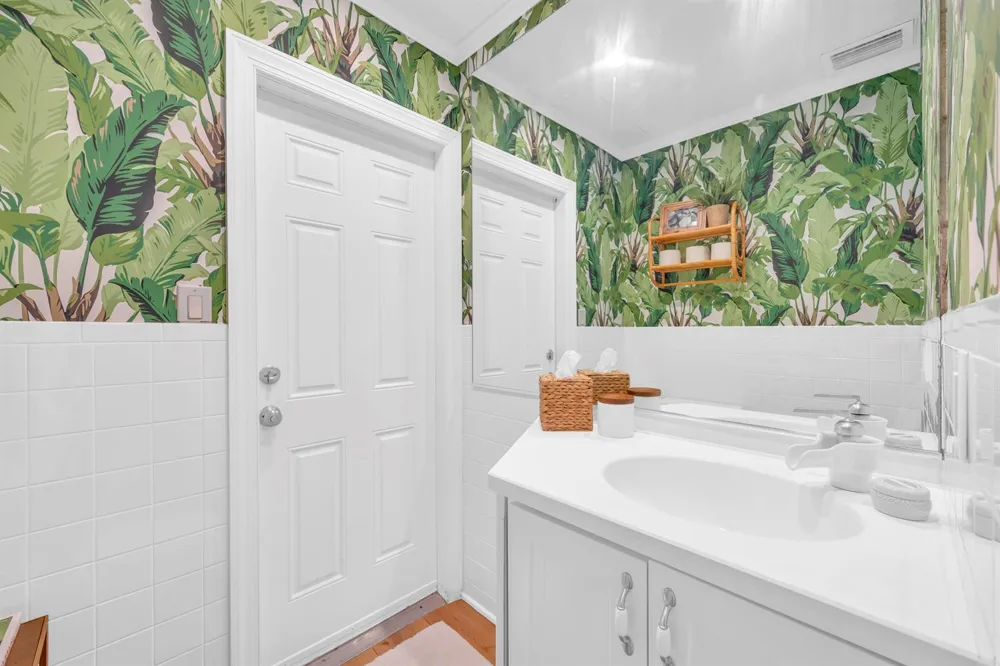 366 ELM AVENUE Tequesta, FL 33469