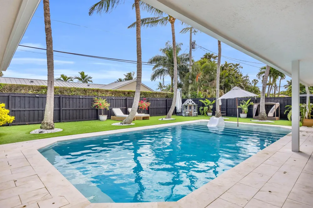 366 ELM AVENUE Tequesta, FL 33469