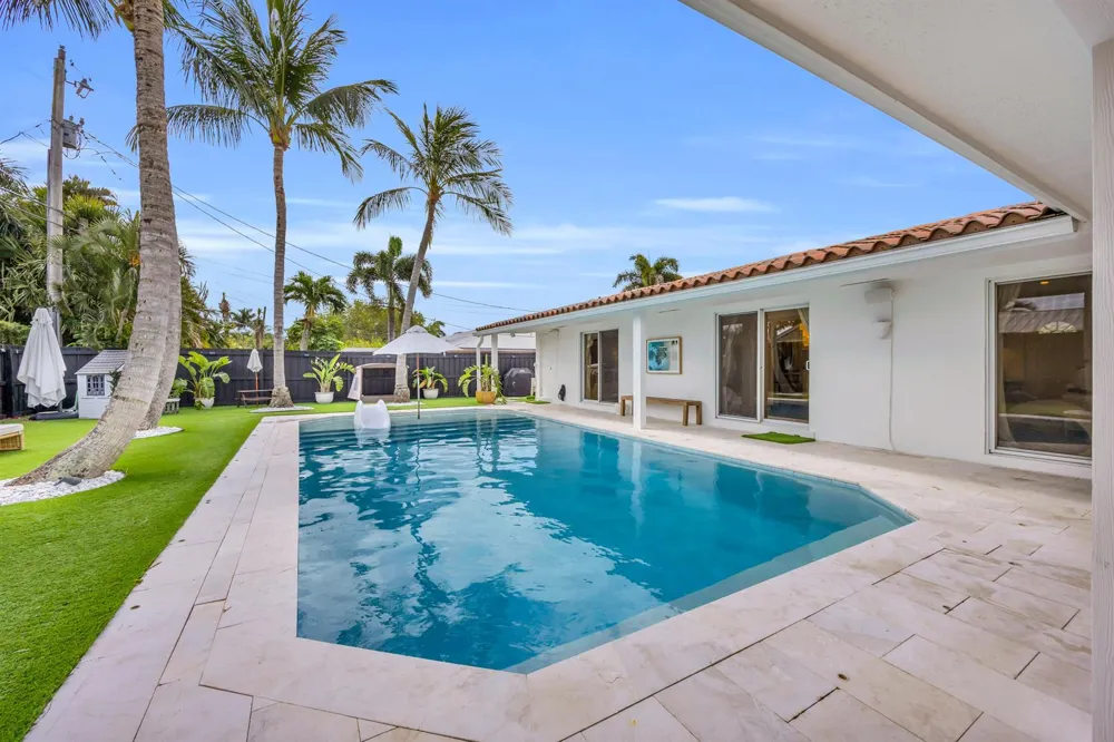 366 ELM AVENUE Tequesta, FL 33469