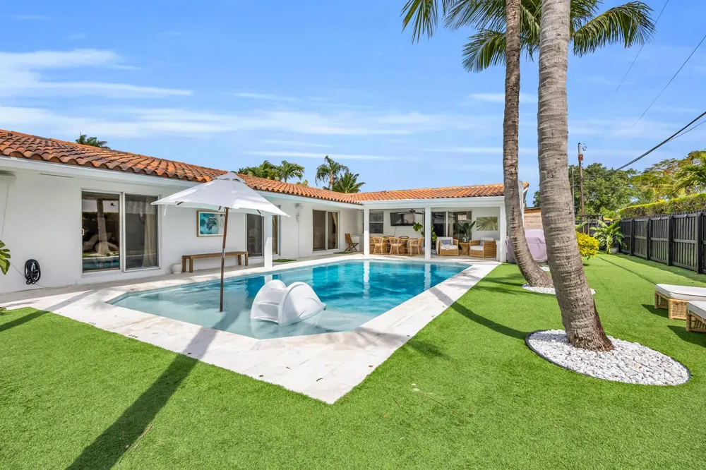 366 ELM AVENUE Tequesta, FL 33469