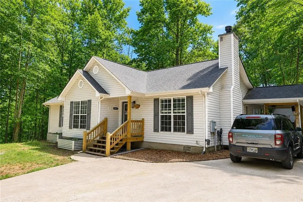 2033 Carson Segars Road Maysville, GA 30558