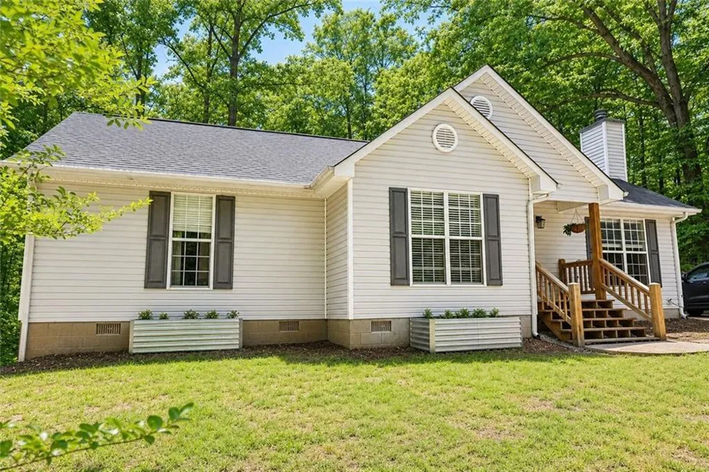 2033 Carson Segars Road Maysville, GA 30558
