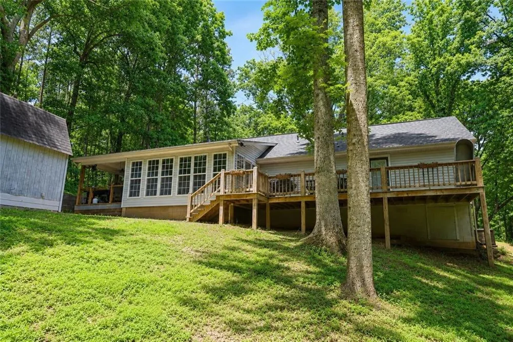 2033 Carson Segars Road Maysville, GA 30558