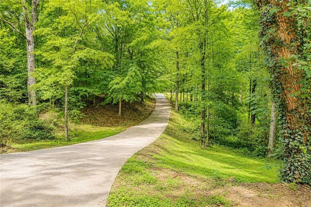 2033 Carson Segars Road Maysville, GA 30558