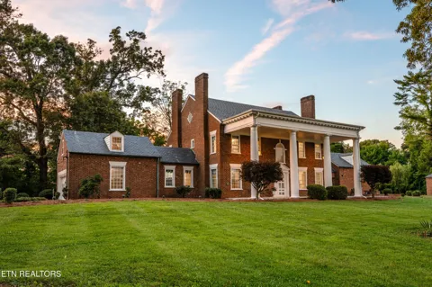 2112 Manor Drive