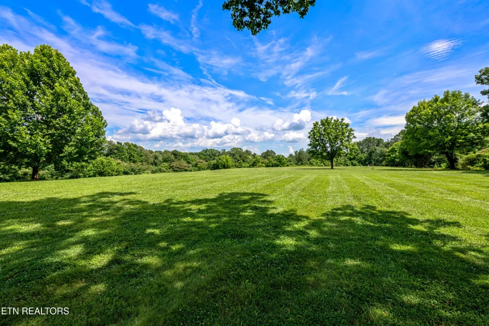 2112 Manor Drive Knoxville, TN 37920
