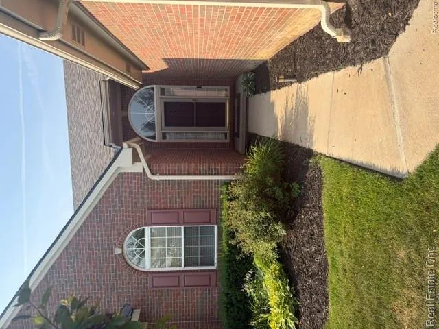 830 WOODHAVEN Commerce Charter Township, MI 48390