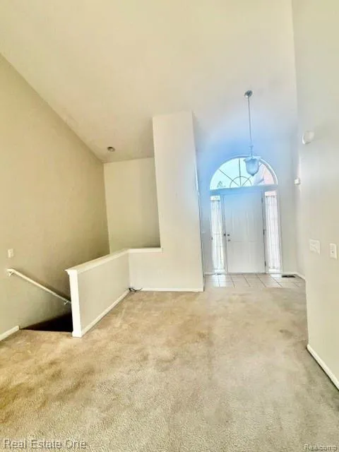 830 WOODHAVEN Commerce Charter Township, MI 48390