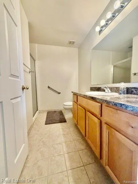 830 WOODHAVEN Commerce Charter Township, MI 48390