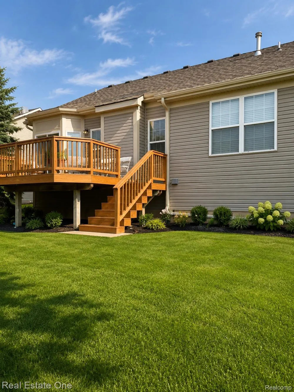 830 WOODHAVEN Commerce Charter Township, MI 48390