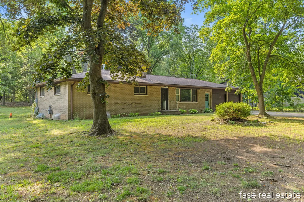 7676 Courtland Drive NE Cannon Township, MI 49341