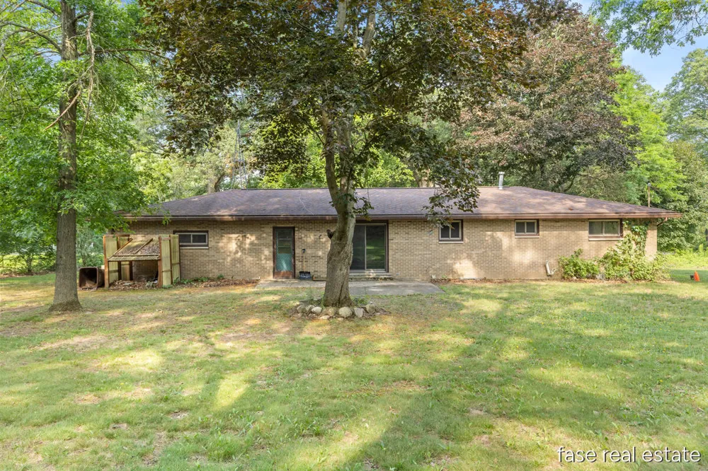 7676 Courtland Drive NE Cannon Township, MI 49341