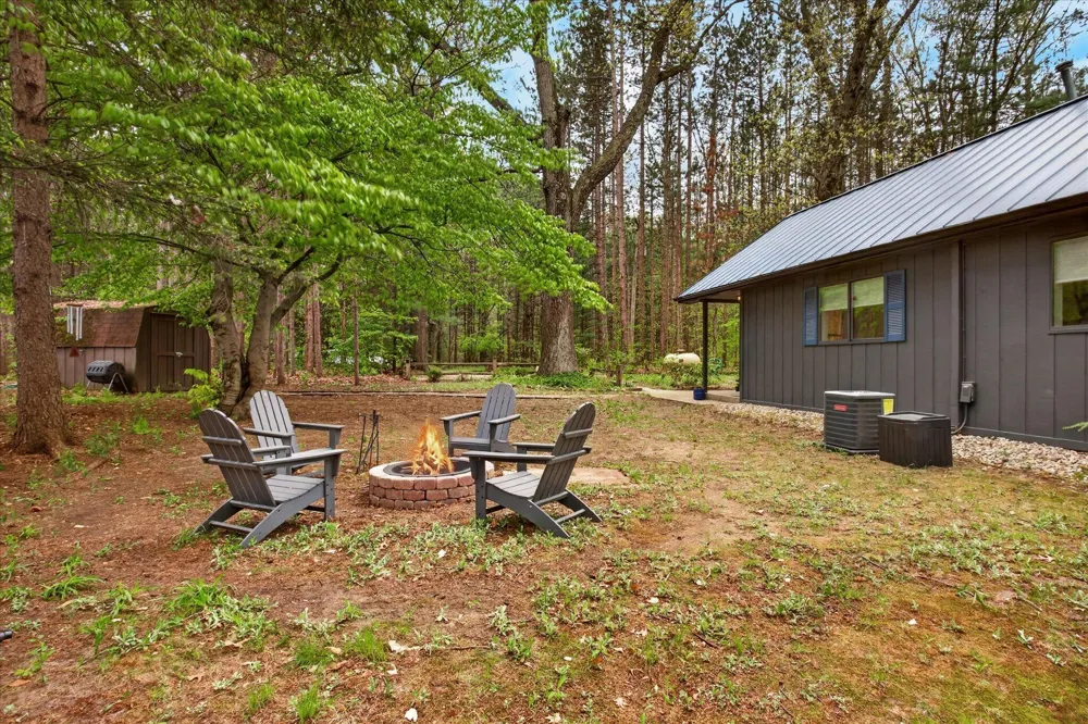 3109 River Bend Trail Manlius Township, MI 49408