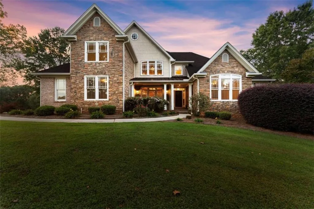 526 Orchard Drive Clarkesville, GA 30523