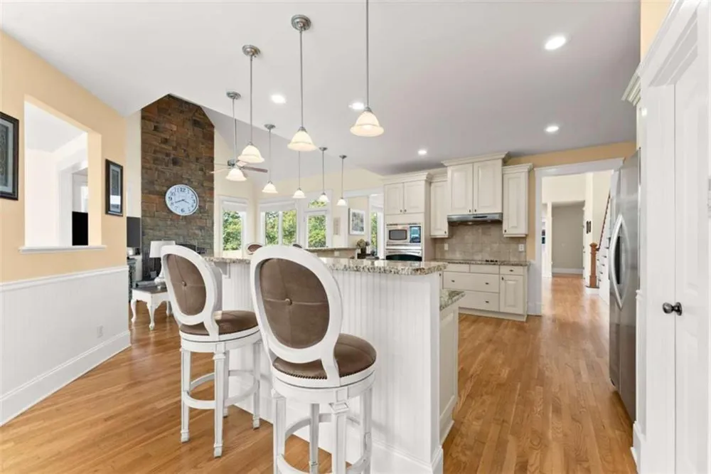 526 Orchard Drive Clarkesville, GA 30523