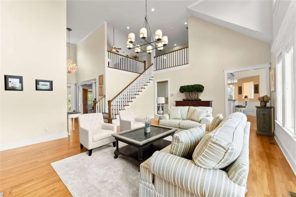 526 Orchard Drive Clarkesville, GA 30523