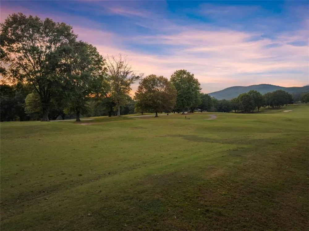 526 Orchard Drive Clarkesville, GA 30523