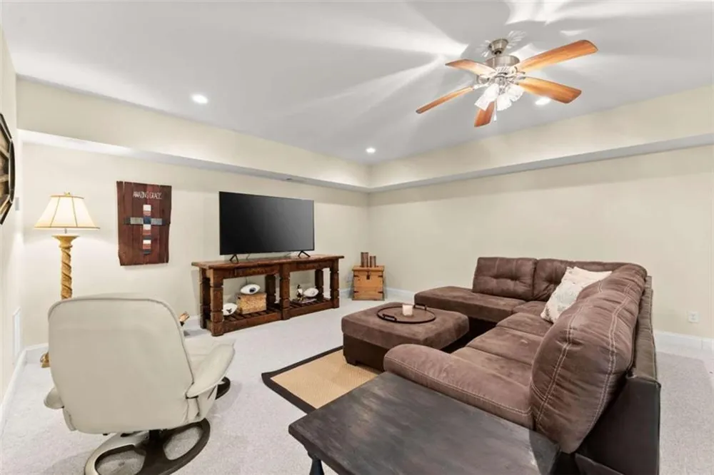 526 Orchard Drive Clarkesville, GA 30523