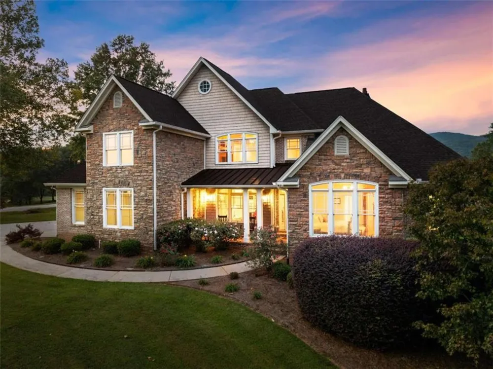 526 Orchard Drive Clarkesville, GA 30523