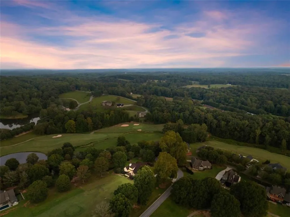 526 Orchard Drive Clarkesville, GA 30523