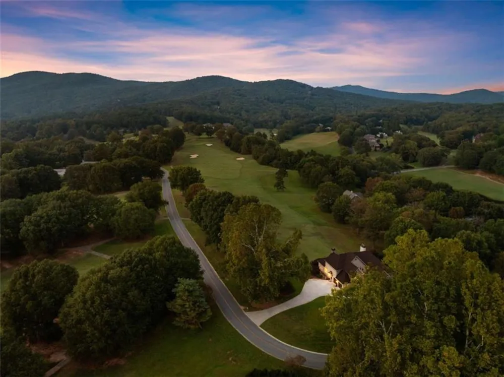 526 Orchard Drive Clarkesville, GA 30523