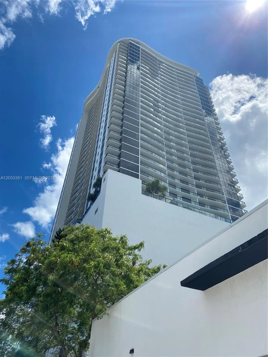 1600 NE 1st Ave #1711 Miami, FL 33132