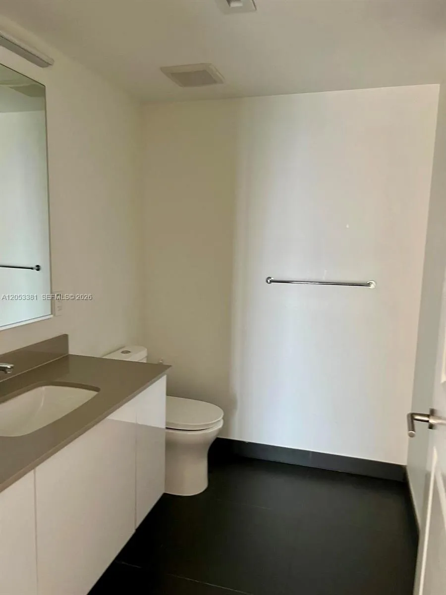 1600 NE 1st Ave #1711 Miami, FL 33132
