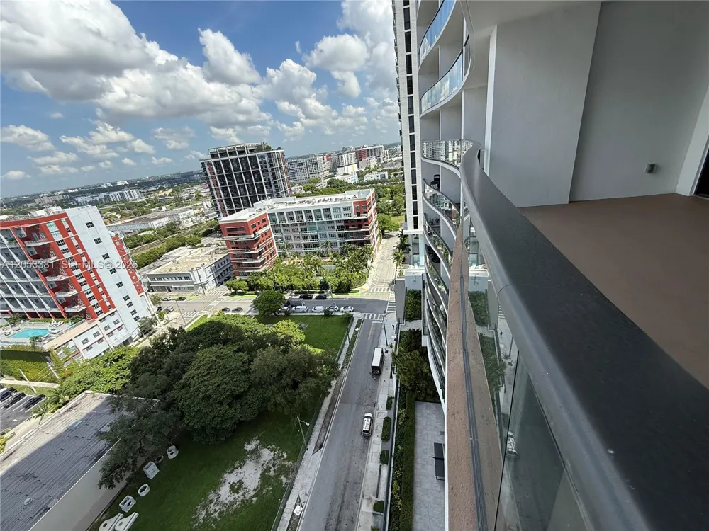 1600 NE 1st Ave #1711 Miami, FL 33132