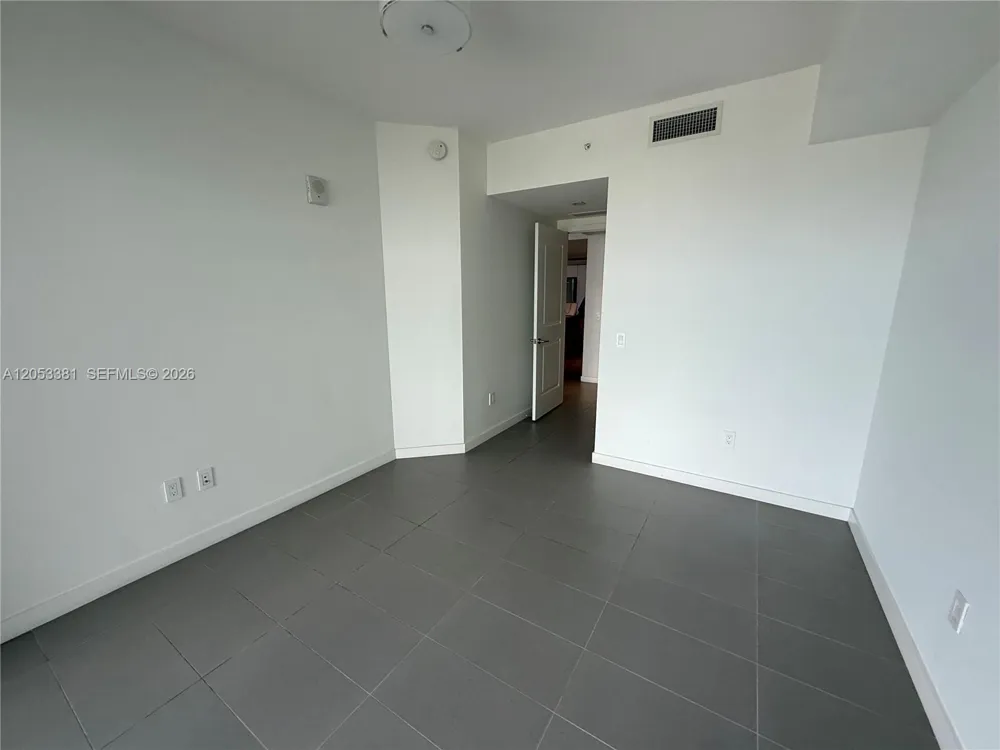 1600 NE 1st Ave #1711 Miami, FL 33132