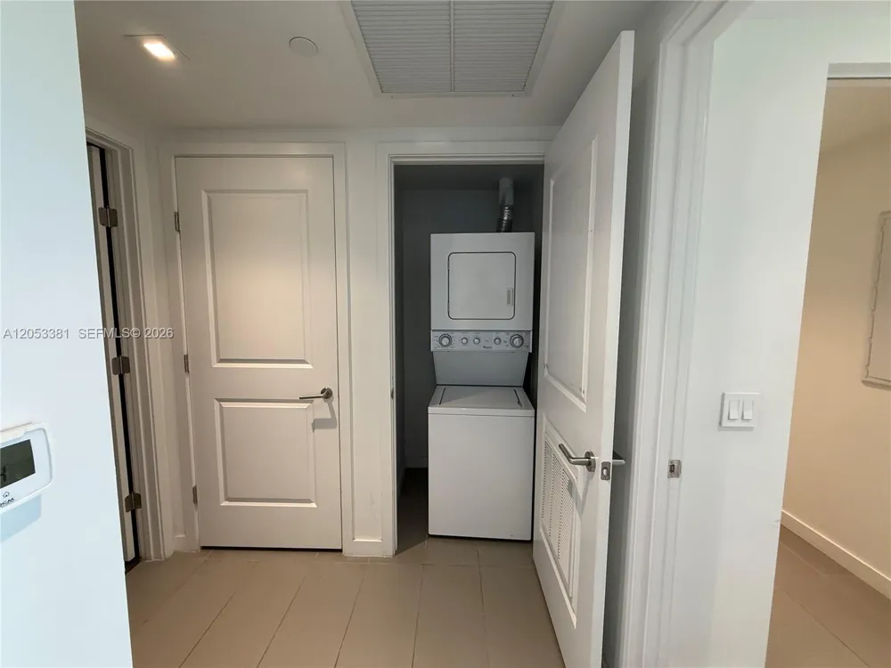 1600 NE 1st Ave #1711 Miami, FL 33132