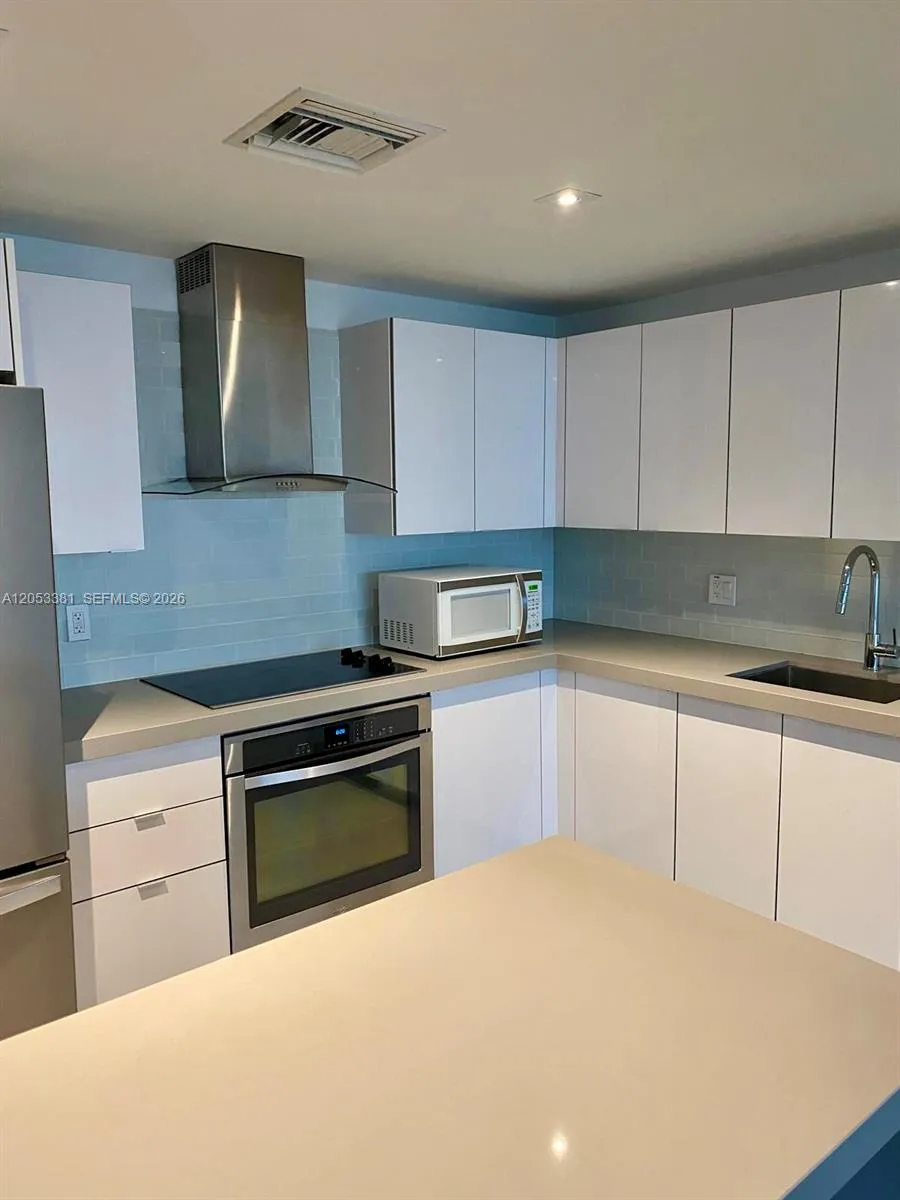 1600 NE 1st Ave #1711 Miami, FL 33132