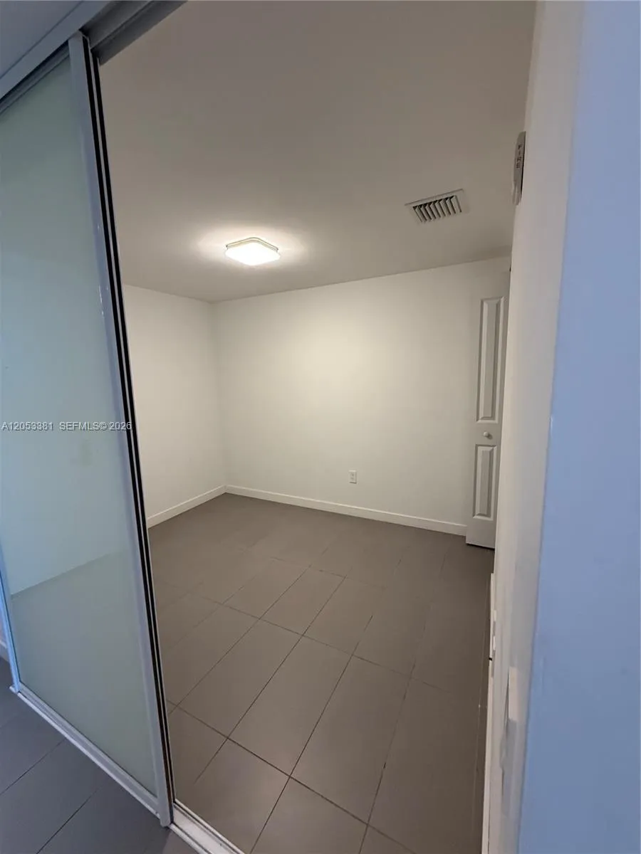 1600 NE 1st Ave #1711 Miami, FL 33132