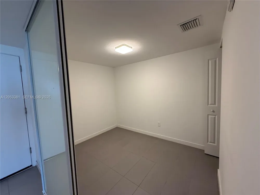1600 NE 1st Ave #1711 Miami, FL 33132