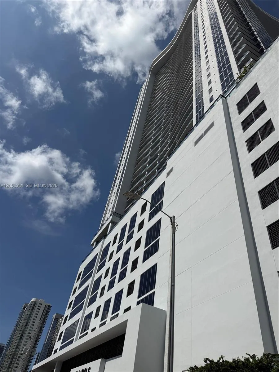 1600 NE 1st Ave #1711 Miami, FL 33132