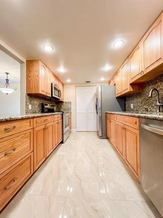 10740 S Golfview Drive Pembroke Pines, FL 33026
