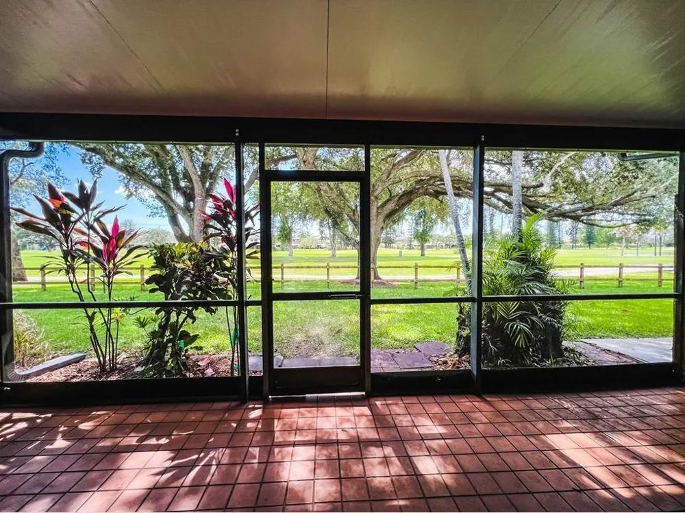 10740 S Golfview Drive Pembroke Pines, FL 33026