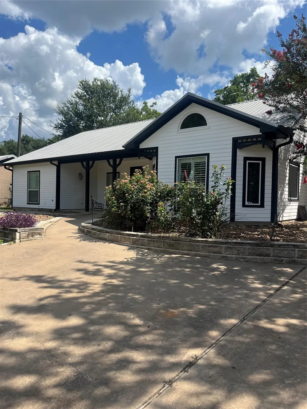 8393 Bermuda Street Industry, TX 78944