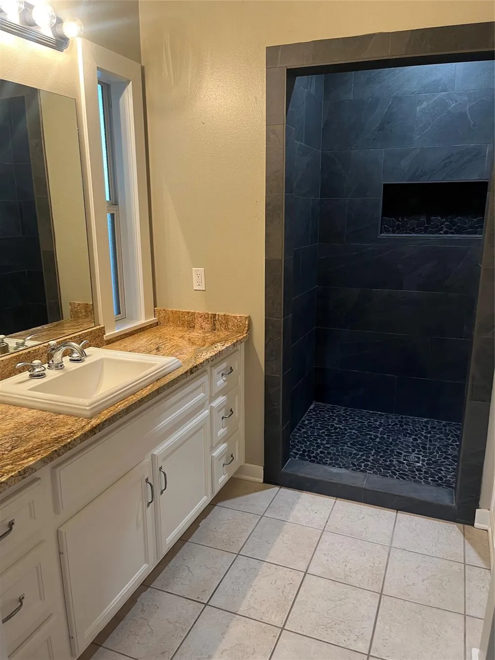 8393 Bermuda Street Industry, TX 78944