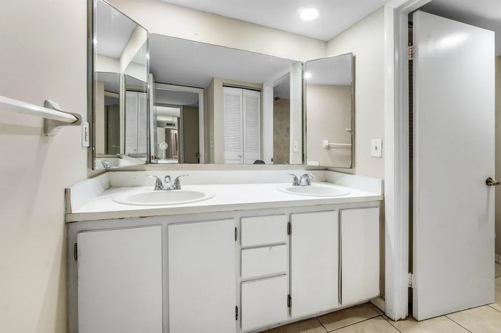 1534 FOREST LAKES CIRCLE #D West Palm Beach, FL 33406