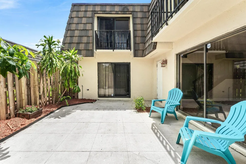 1534 FOREST LAKES CIRCLE #D West Palm Beach, FL 33406