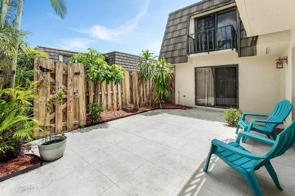 1534 FOREST LAKES CIRCLE #D West Palm Beach, FL 33406