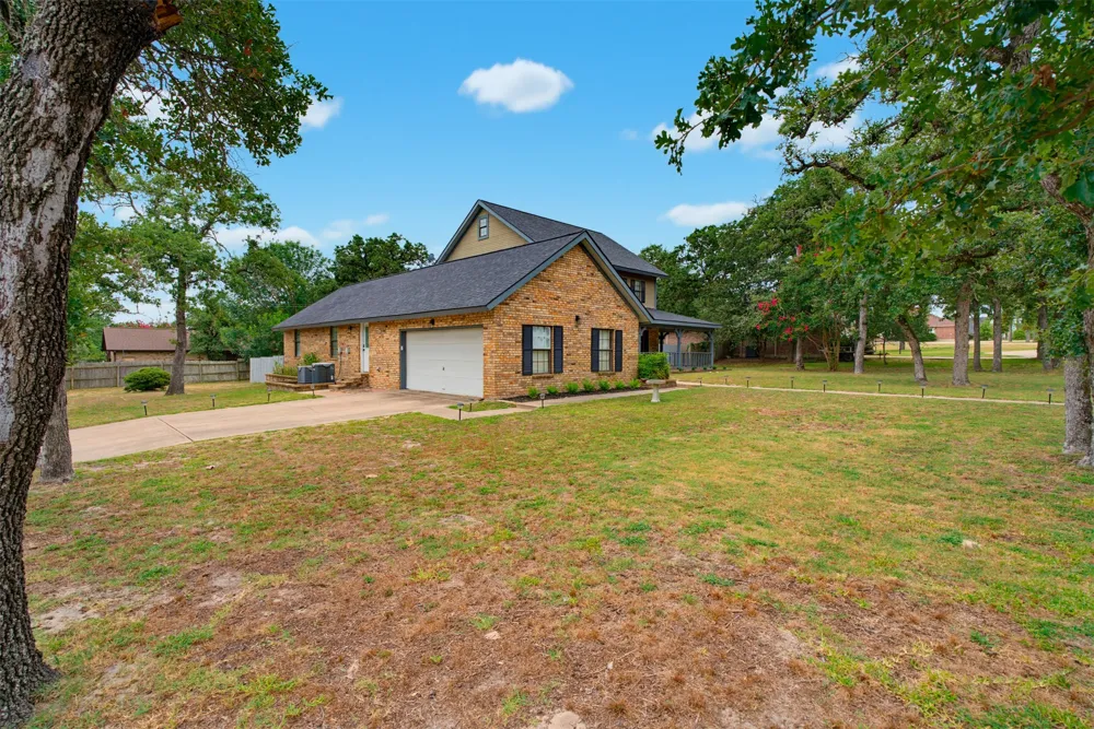 1901 Skyles Road Rockdale, TX 76567