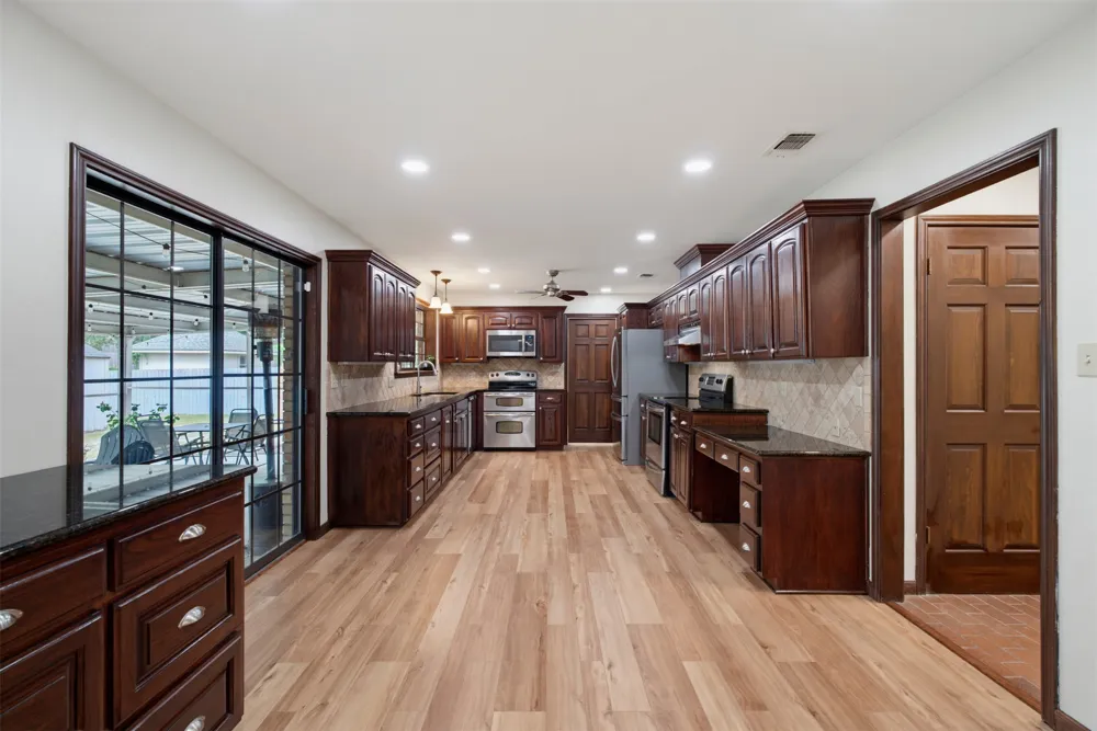 1901 Skyles Road Rockdale, TX 76567